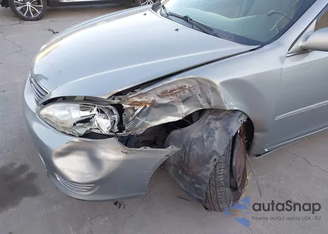 2005 Toyota Camry Le z USA, uszkodzony, nr VIN 4T1BE32K85U565649